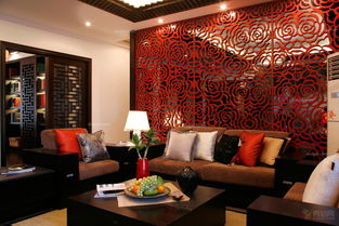 沙發(fā)背景墻布滿中式元素,傳統(tǒng)空間表達東方信仰